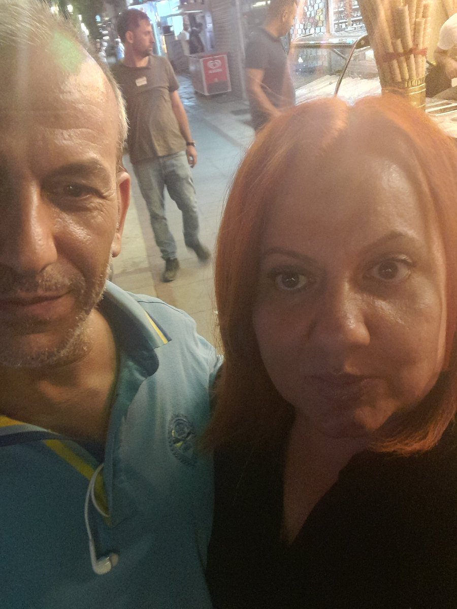 Hep diyorum yaa benim dünyanın her tarafında kardeşim var Malatya da Hakkı hocamın  misafiri oldum çok şükür ağac kabuğu ikram etmedi..Tanıdığım en mükemmel insanlardan birtanesi çokda sevdim  kardeşimi