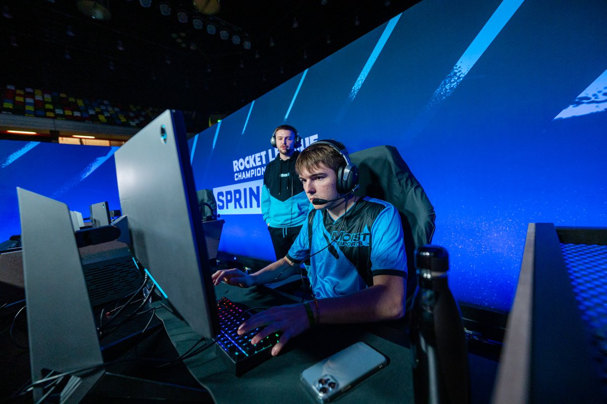 SRLOL's tweet photo. We want to thank our team for an amazing season. We couldn't be more proud of our boys. 

We would like to also thank our fans for being the best in the scene. 

#StayMoist https://t.co/W9voHIz12N