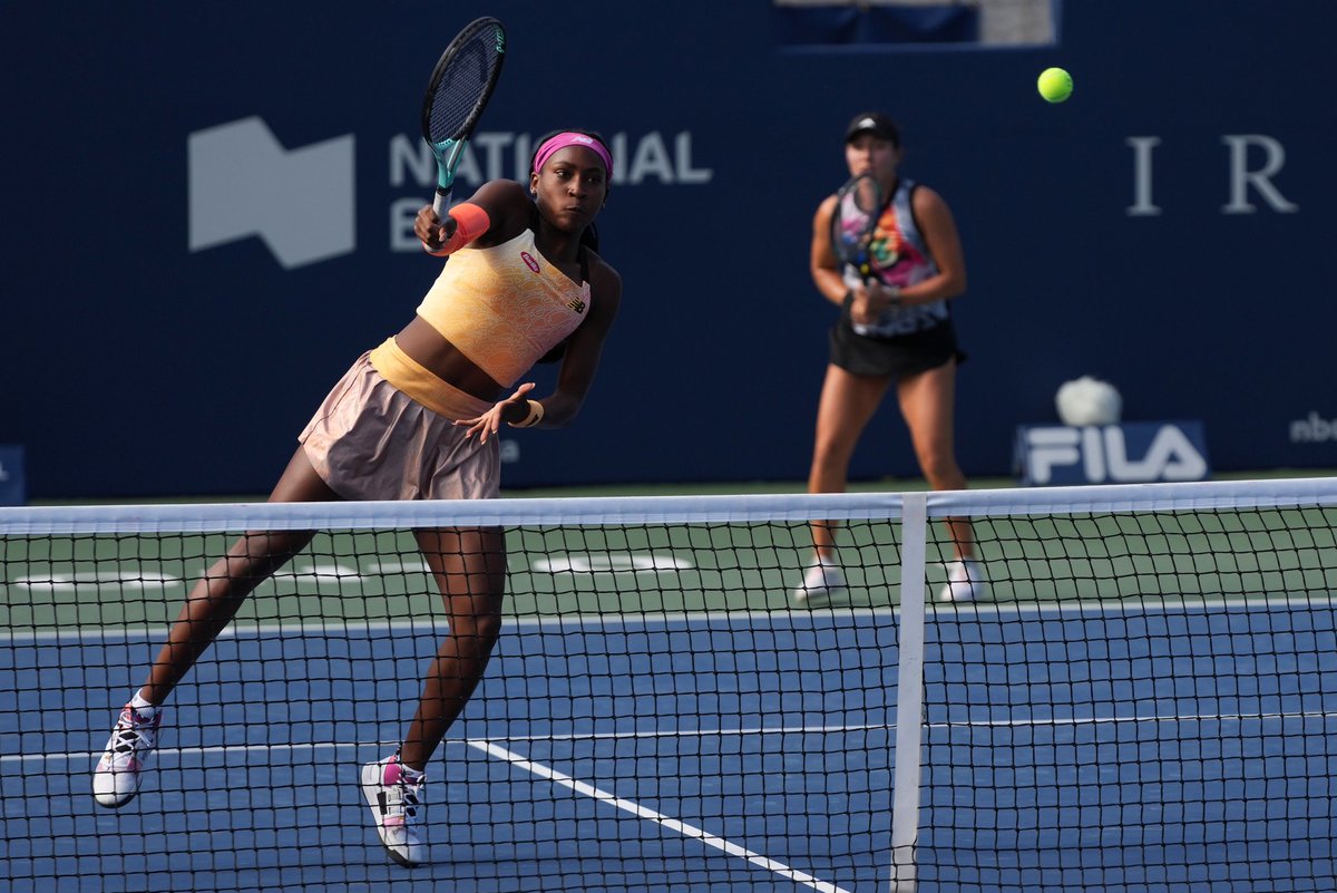 Coco Gauff/Jessica Pegula wins the Women's doubles at the National Bank Open defeating Melichar/Perez in a 3rd set tiebreaker and with that Gauff is the new Doubles No 1 and the youngest since Martina Hingis in 1998
#OBN22 #NBO22