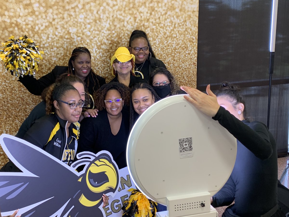 HoffmanMS_AISD's tweet photo. A little behind the scenes photo from #AldineConvocation2022!  🐝 Ready to do the hard work and the heart work this school year! #QueenBees https://t.co/iXN60662ub