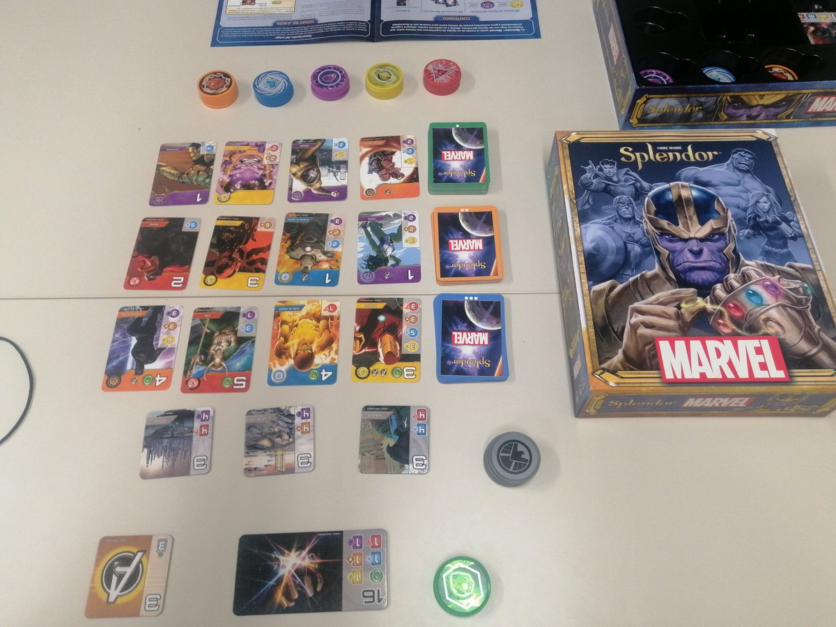 Zapoleon3's tweet photo. Tarde de "fillers" en @ClubBatallador. De primero un "Peer Sylvester" que nos ha gustado, sencillo de reglas y difícil de alzarse con la victoria... De segundo un "Splendor" sazonado de superheroes y para acabar un #SimboloArcano...
Todo bien, todo correcto 👌🏻 https://t.co/FfLW20Ajaa