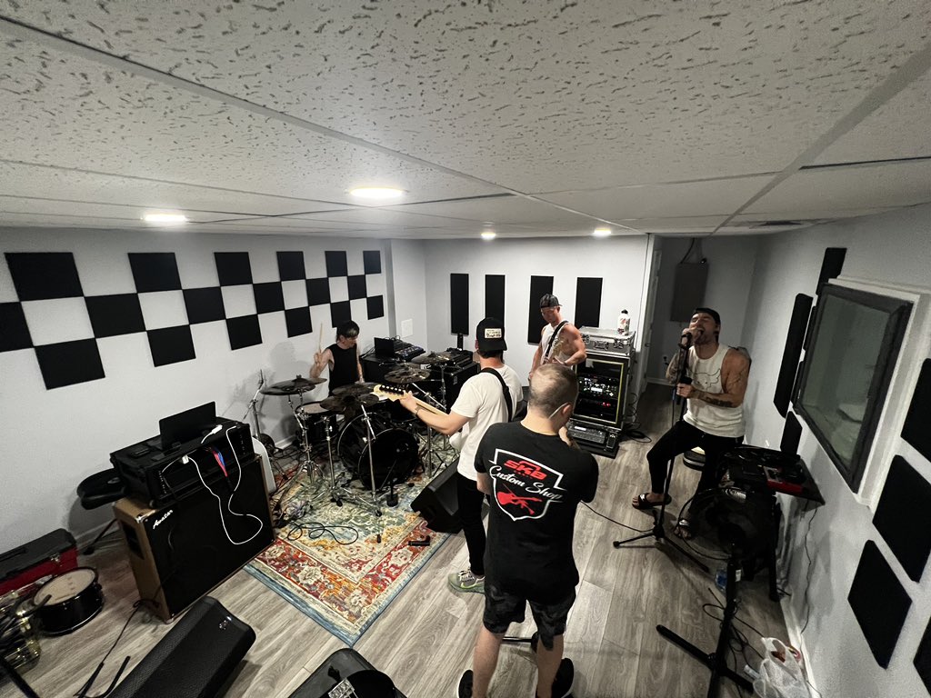 woeisme's tweet photo. Rehearsal: Day 1 #woeisme https://t.co/AfO9fHN9uH