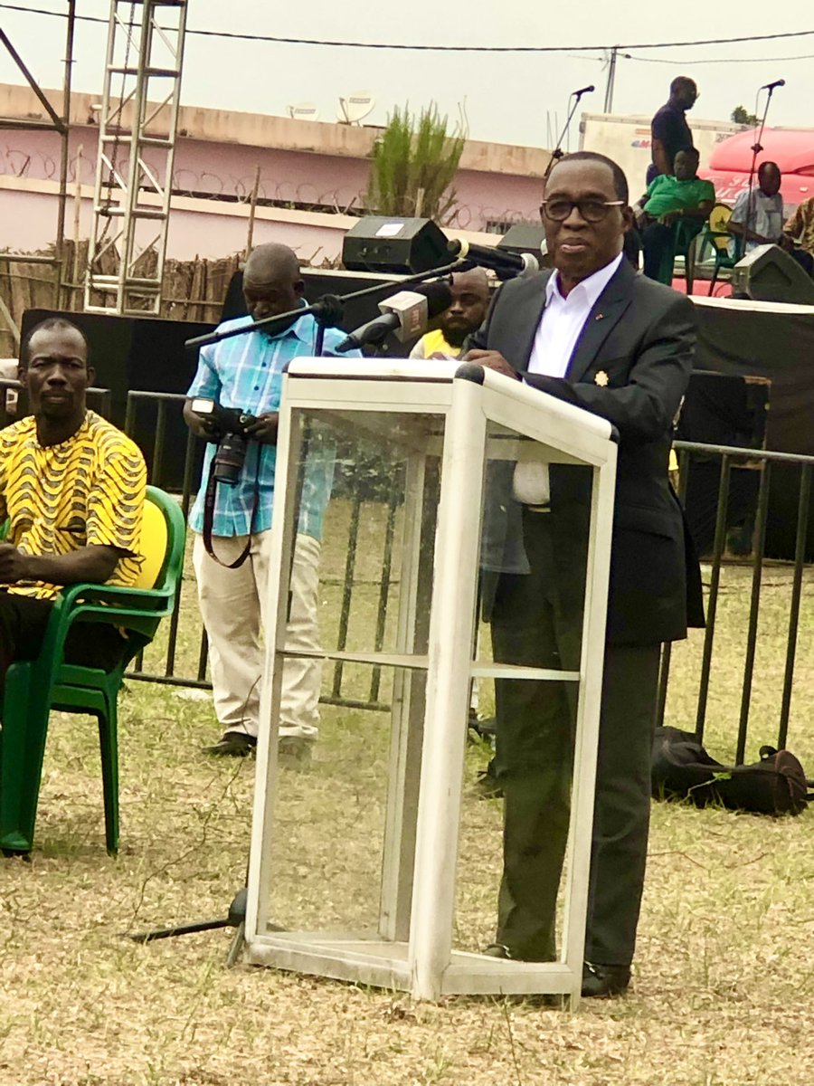 FRemarck13's tweet photo. "La #Culture est notre première richesse. Notre diversité doit demeurer notre Force. Nous nous inscrivons dans la #Reconciliation. Un pas important a été franchi à Yaou". Mes remerciements au Président du #CESEC @AkaAouele , ensemble au #Festival #Yaou 15 août 2022.
#CIV225 https://t.co/HsCV74sq5n