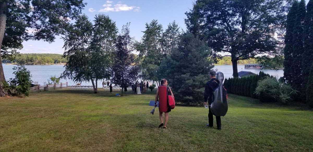 LimestoneTrio's tweet photo. Stunning views at yesterday's wedding, and the weather was perfect. 👌🏞🌞 

Congratulations Jenna and Tim! 💐🎊

#WeddingMusic #LiveStrings #LiveMusic #StringTrio #ygk #ygkMusic #ygkWeddings https://t.co/uAjL58PG6I