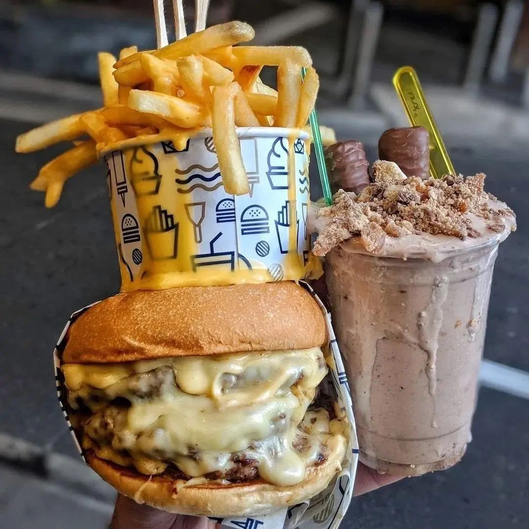 food_porn17's tweet photo. Combo da felicidade https://t.co/UxDZYrDWWm