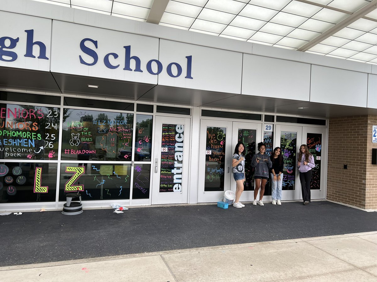 LZHSStudCo's tweet photo. @LZHSStudCo took today to decorate for welcoming back our students this week. We canโt wait to see your excited faces and to get everyone involved at LZ!
#WeAreLZ #LZNATION #BackToSchool #ItsGoodToBeABear
@ErinDeLuga @LZHSBEARS @GalltKelley https://t.co/MAw959mlpO