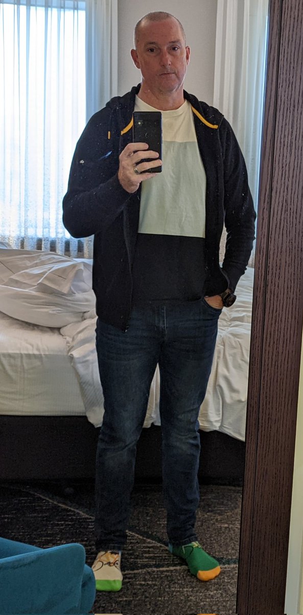 When you have to wear yesterday's clothes today's meetings, and <a href="/VirginAustralia/">Virgin Australia</a> baggage services aren't responding.
#nosuit #noshoes #noservice