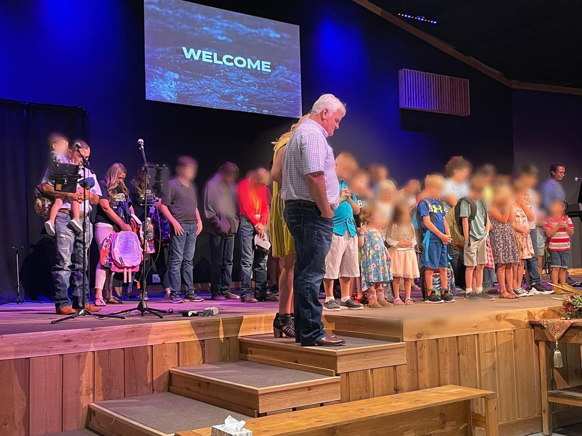 MeldahlSonya's tweet photo. We brought our extra Fields Store Elementary backpacks for *extra* blessings by Pastor Gene Johnson 💕@ChampionCowboy @Crosby1999 @FSEBulldogs @FSEgreatness @WallerISD #BACK2SCHOOL https://t.co/bYmTVuNj3a