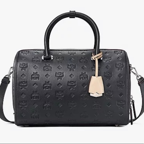 tnkrbel13's tweet photo. So good I had to share! Check out all the items I'm loving on @Poshmarkapp #poshmark #fashion #style #shopmycloset #mcm: https://t.co/XebvbbUKNV https://t.co/ohLlHirqq0