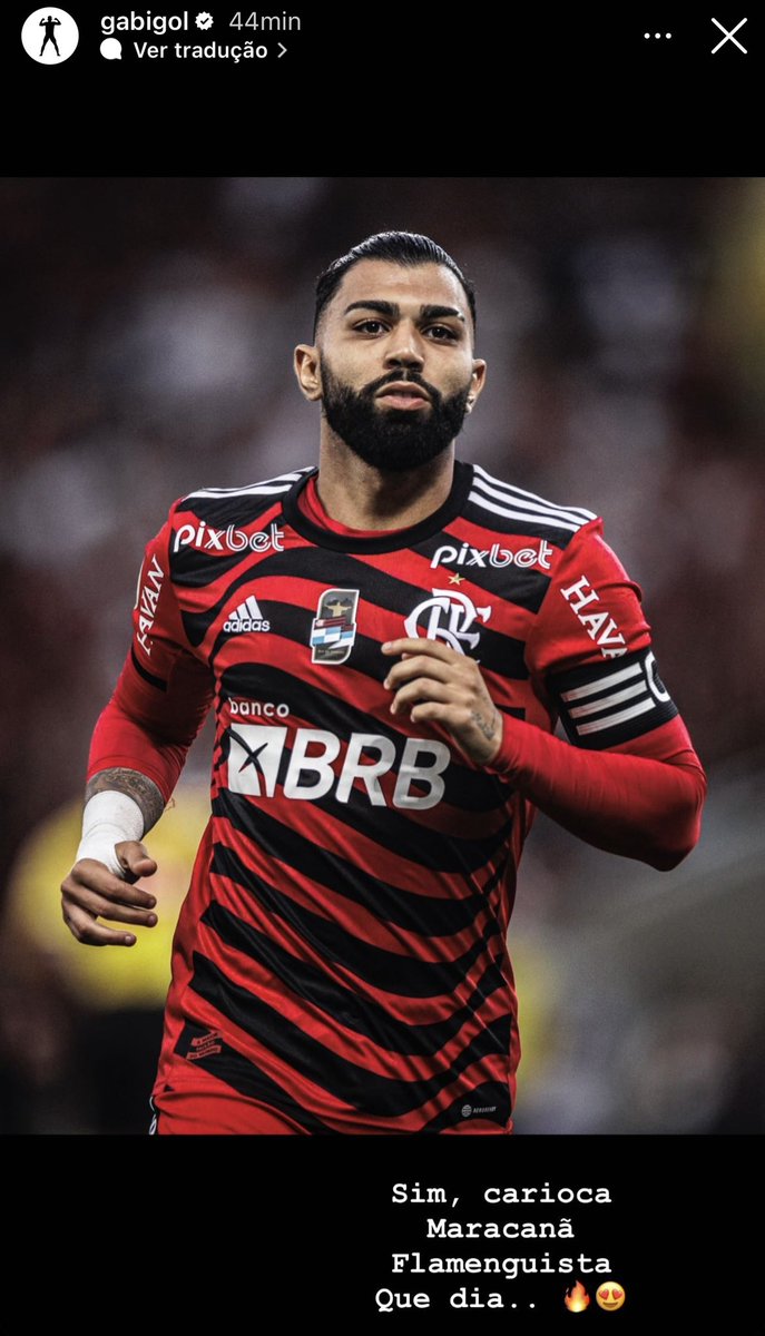 bellexcosta's tweet photo. E o Gabigol que pediu para colocarem a bandeira do Rio de Janeiro no Patch da camisa! Os jogadores do #Flamengo entraram em campo com seus respectivos estados estampados. No entanto, Gabi, nascido em São Bernardo do Campo, SP, pediu para entrar com o Patch do RJ. Carioca demaixx! https://t.co/cs5oz5sijD