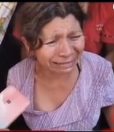 ddavoe02's tweet photo. Su mamá de rubi es un amor “voten por su favorito sin tirar hate” la amo😭 #FinalLaAcademia #LaAcademia https://t.co/KnV0GKqC7S