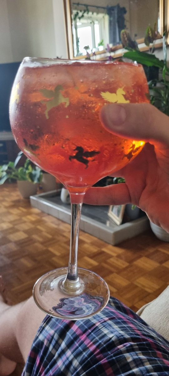 Skully48109675's tweet image. School night #aperolsspritz to celebrate essay submission ☺️
Heading into Monday just that little bit lighter 🤗🤗

@uclh #PERRT
#CCOT #RapidResponse
#TraineeACP #advancedNurse
