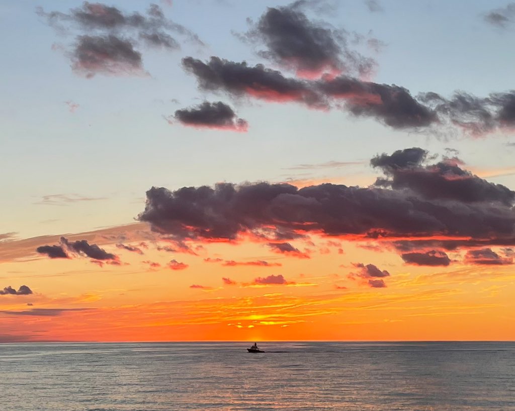 erayers7818's tweet photo. @BraydenCreation Beach close to our house. Sunset 8-9-22 ☺️ https://t.co/SmyrgyA61n