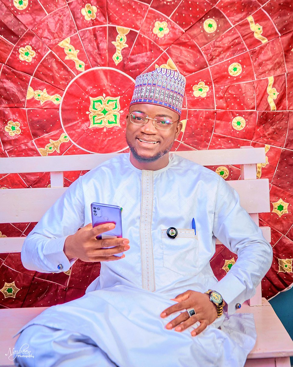 sasdone001's tweet photo. @Saudat9_ 1.5m my salary per month inkin yadda https://t.co/pgE9S4rYbS