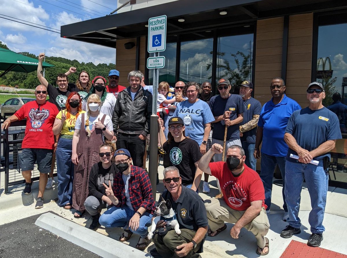 We out here again 😎

<a href="/SCTstarbucks/">Scottsboro Alabama Starbucks Workers United</a> <a href="/SBWorkersUnited/">Starbucks Workers United</a>