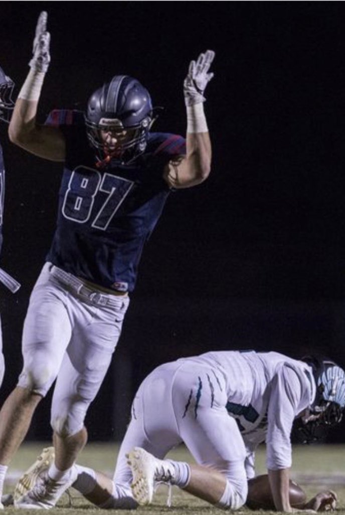 PapagoPumas's tweet photo. 🚨Daily Spotlight🚨

Harley Scott
@harley_scott87 
6’3
230
DE
@PapagoPumas 
Full Qualifier 
Mid Year 
4/3

Explosive DE, Speed Rush, Run Stopper, Violent Hand, Coachable, Big Time Play Maker. Coaches get this kick on your radar. He will play big time football! https://t.co/9R3iTPoTOP