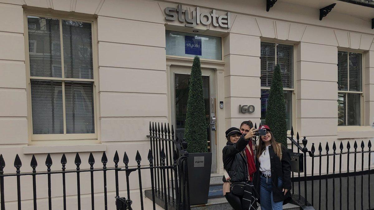 londontravplan's tweet photo. Looking for a great budget hotel in London? This amazing budget hotel in Paddington rivals Hotels with rates two and three times its rate! Get a great discount by booking through this page: https://t.co/NpgxeVVlsL

#LondonBudgetHotels #BudgetHotelPaddington  #Stylotel #Paddington https://t.co/SlTXIOqfNs