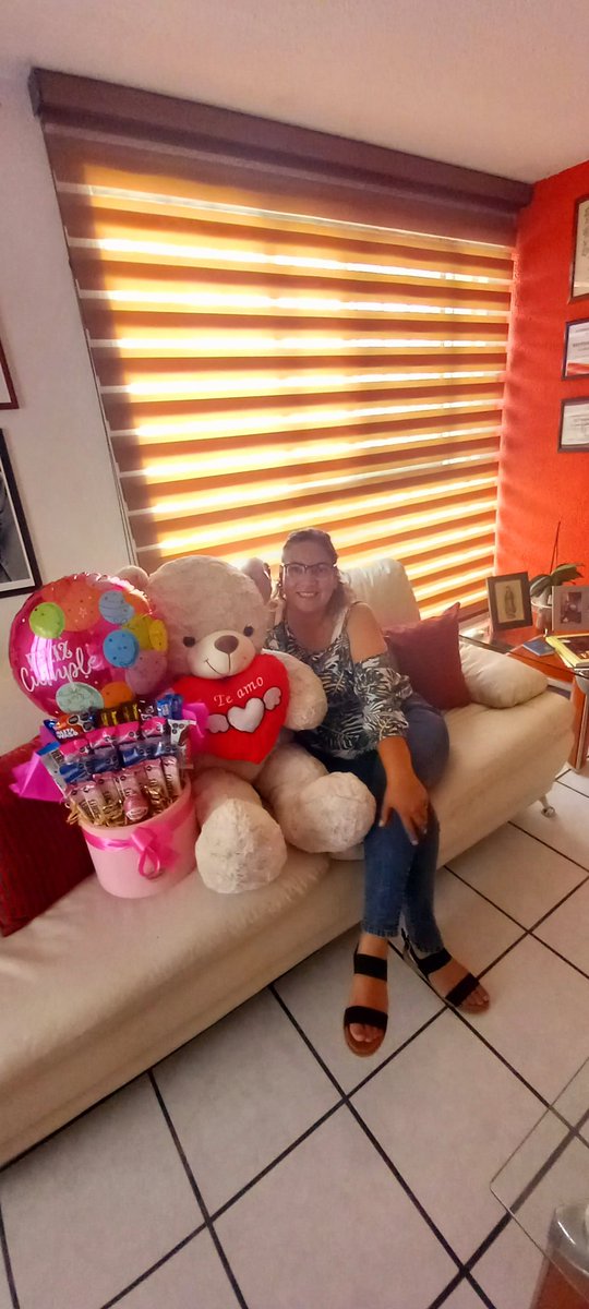 CarlosO83831563's tweet photo. Feliz cumpleaños Sandy, Dios te bendice siempre!!
#simplementeperfecta https://t.co/LaXPp082du