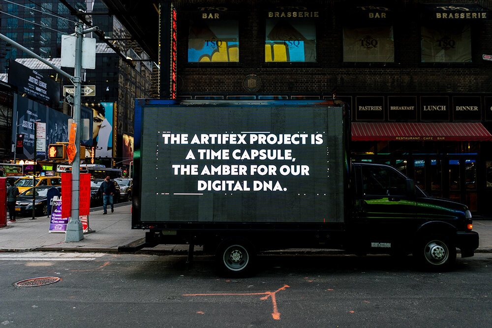 UniqueOOH's tweet photo. Đưa tác phẩm NFT phủ sóng New York, chiến dịch OOH “NYC NFT Takeover” của Artifex tôn vinh các nghệ sĩ kỹ thuật số
#OOH #DOOH #CreativeOOH #OOHCampaign #quangcaongoaitroikythatso #manhinhLEDquangcao #quangcaongoaitroisangtao #UniqueOOH #OOHStories #LedMedia https://t.co/HRvxhgepRR
