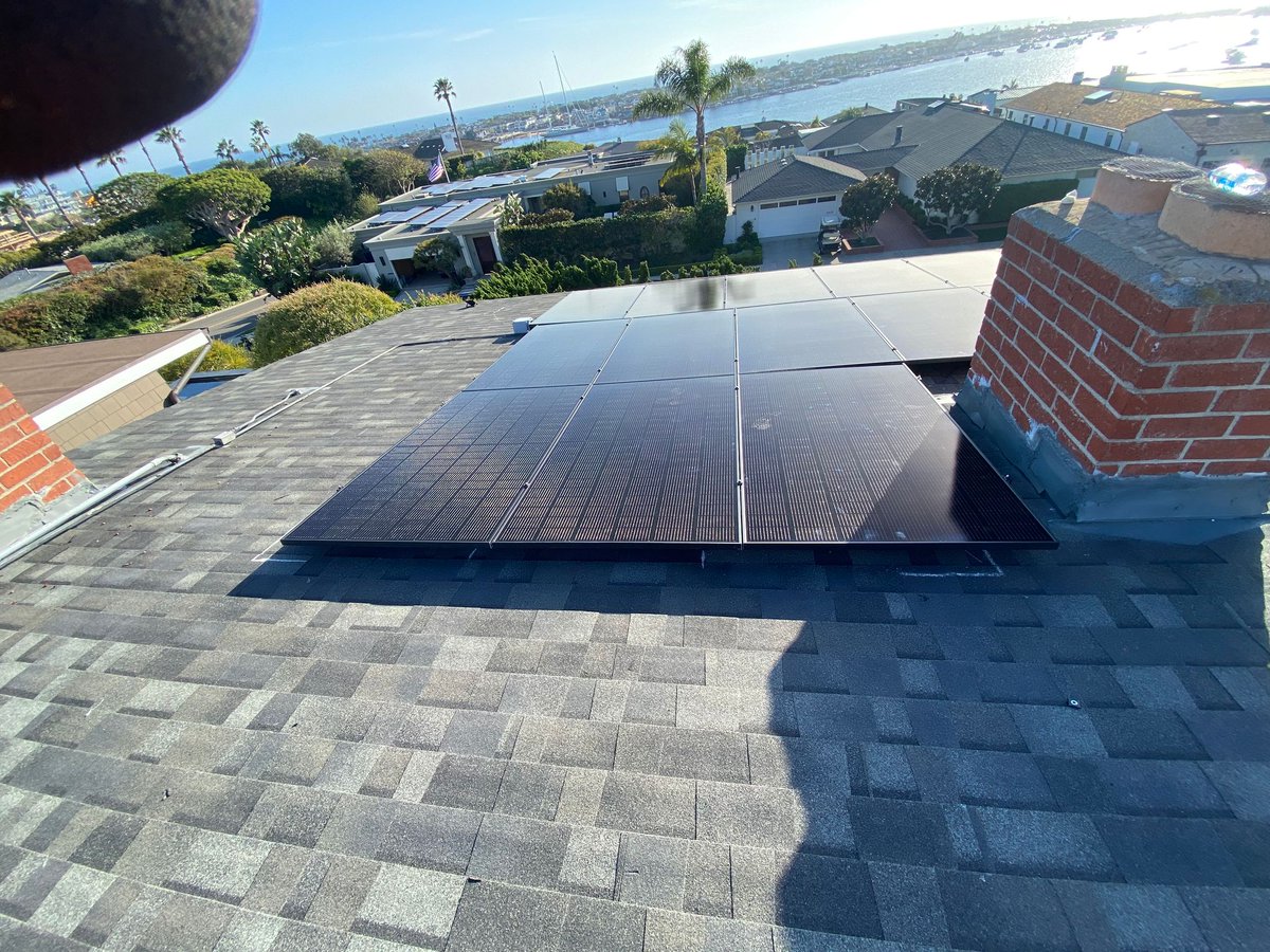 ocsolarinc's tweet photo. Corona Del Mar #solarviews from your favorite Orange County solar installers, @ocsolarinc. Happy Sunday, everyone! ☀️

#solarinstallation #solarpanels #solar #solarenergy #orangecounty https://t.co/YNCUWojri7