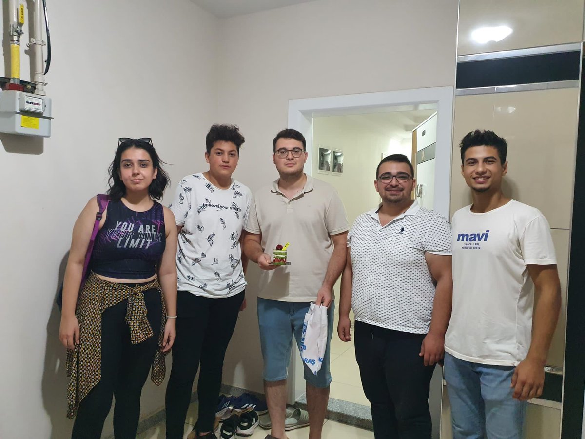 akgnconikisubat's tweet photo. 🥳18. Yaşlarınız kutlu olsun Ak Gençler🎂
 
Onikişubat Gençlik Kolları Başkanımız @SelcuksinanAK, Onikişubat Gençlik kollar�� Başkan yardımcılarımız @makifdedeoglu ve @YigitogluTaha gençlerimizin  Partimizin 21. Yıldönümünde  Gençlerimizin 18. Yaş günlerini kutladık. https://t.co/L18uISzBnE