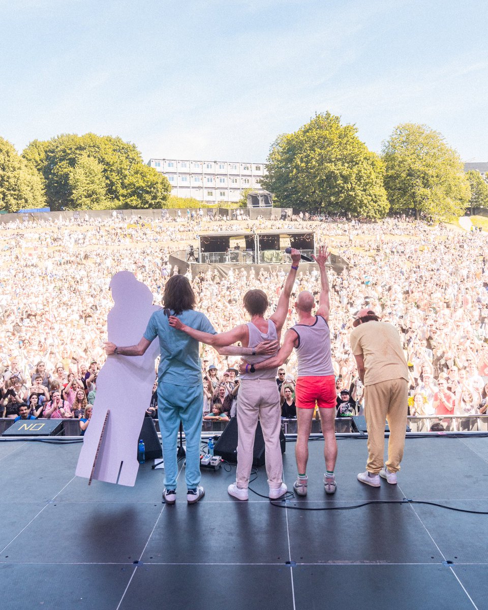 To Tusen Takk Oslo! 

 <a href="/SondreLerche/">Sondre Lerche</a> <a href="/oyafestival/">Øyafestivalen</a> <a href="/vonmehren/">Alexander von Mehren</a>  <a href="/chriswholm/">Chris Holm</a> <a href="/colorfulstandrd/">Colorful Standard</a> <a href="/HammiesShorts/">Hammies</a>