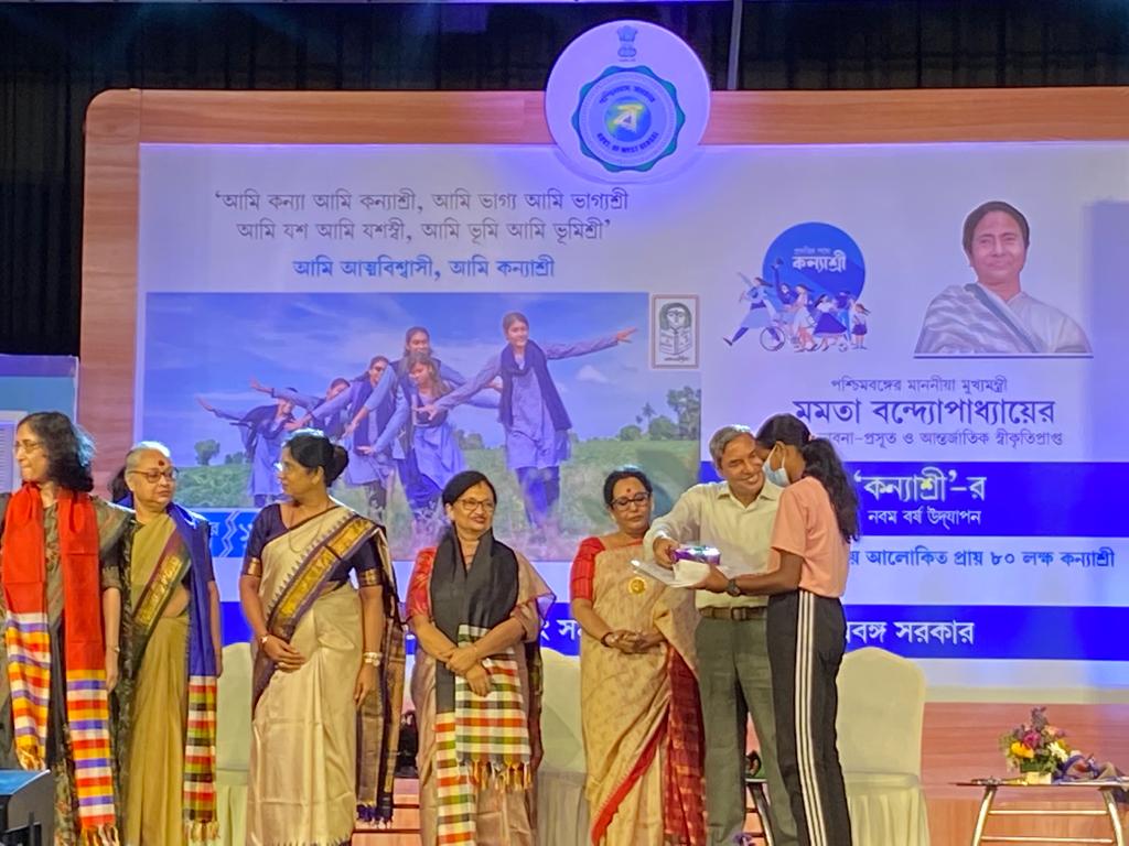 SuchoritaB's tweet photo. The #UNPSA awarded #KanyashreePrakalpa in West Bengal commemorated its 9th foundation day today by renewing commitments on the 'Plus' component of the
#conditionalcashtransfer
scheme, particularly to end evils like child marriage. @UNICEFIndia @Mohamma14052196
@swapnodipa https://t.co/8LQQ351FEv