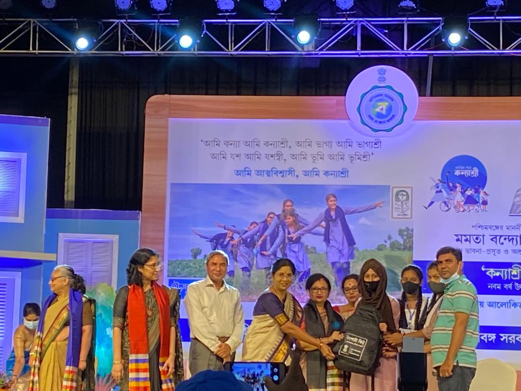 SuchoritaB's tweet photo. The #UNPSA awarded #KanyashreePrakalpa in West Bengal commemorated its 9th foundation day today by renewing commitments on the 'Plus' component of the
#conditionalcashtransfer
scheme, particularly to end evils like child marriage. @UNICEFIndia @Mohamma14052196
@swapnodipa https://t.co/8LQQ351FEv