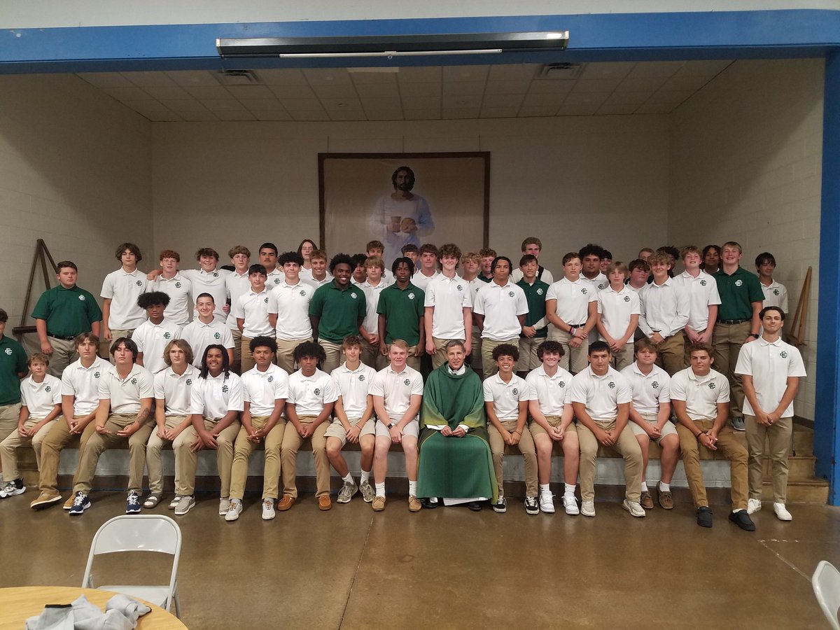 AmadorRick's tweet photo. The family that Pray's together, Stays Together. Today our @ECPANTHERS celebrated Mass at Sacred Heart Chapel #Lorain. The team and their families also had fellowship & breakfast back at the school. Thank you to all the families & friends that made today possible. #BeatElyria https://t.co/1ejCePyg9x