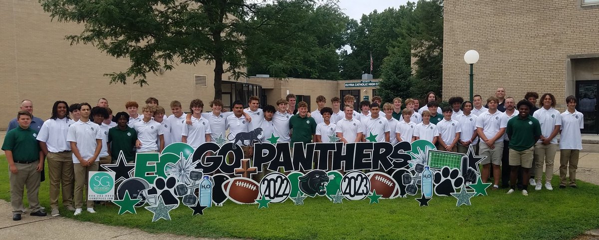 AmadorRick's tweet photo. The family that Pray's together, Stays Together. Today our @ECPANTHERS celebrated Mass at Sacred Heart Chapel #Lorain. The team and their families also had fellowship & breakfast back at the school. Thank you to all the families & friends that made today possible. #BeatElyria https://t.co/1ejCePyg9x