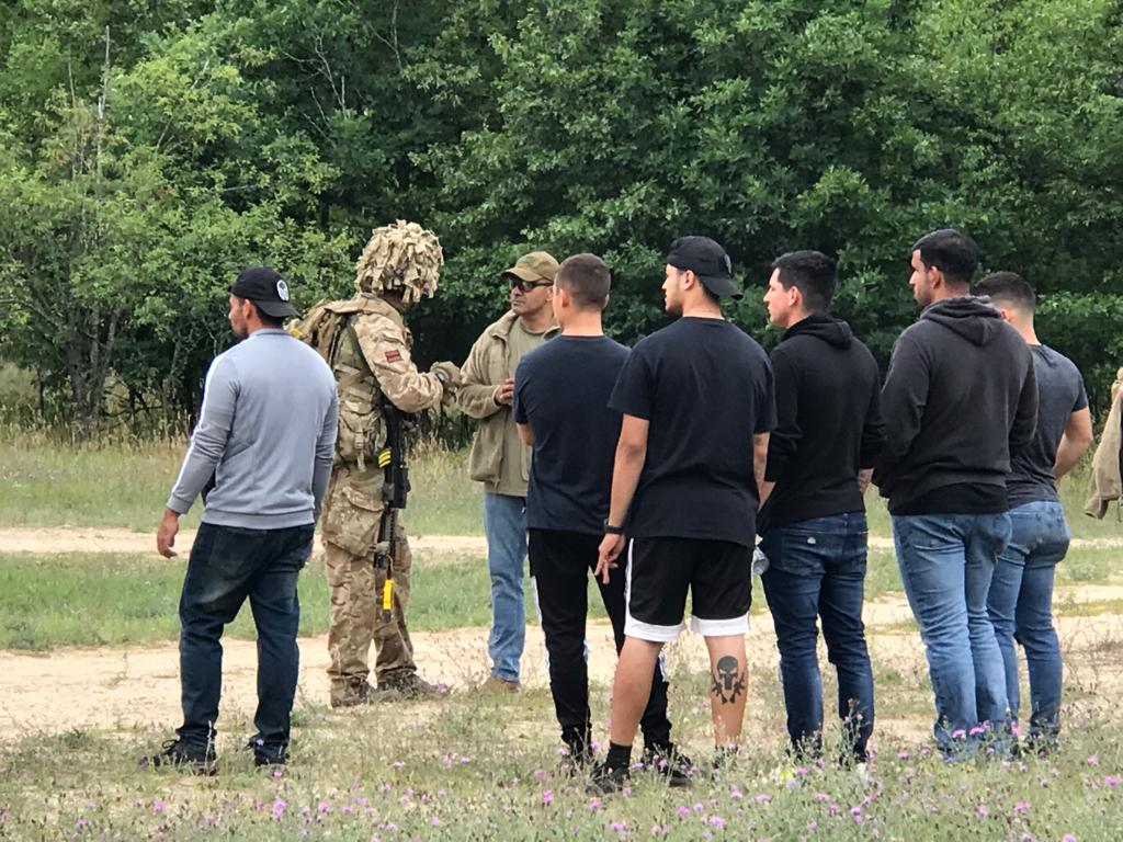 7RIFLES_CO's tweet photo. An interaction with the ‘local population’, then attacked by the enemy resulting in multiple casualties. Really impressed with the way that our junior Riflemen identified ring leaders in the crowd &amp; used them to de-escalate the situation.

#WeReleasePotential
#WeAreSwiftandBold https://t.co/nium6ROnkx