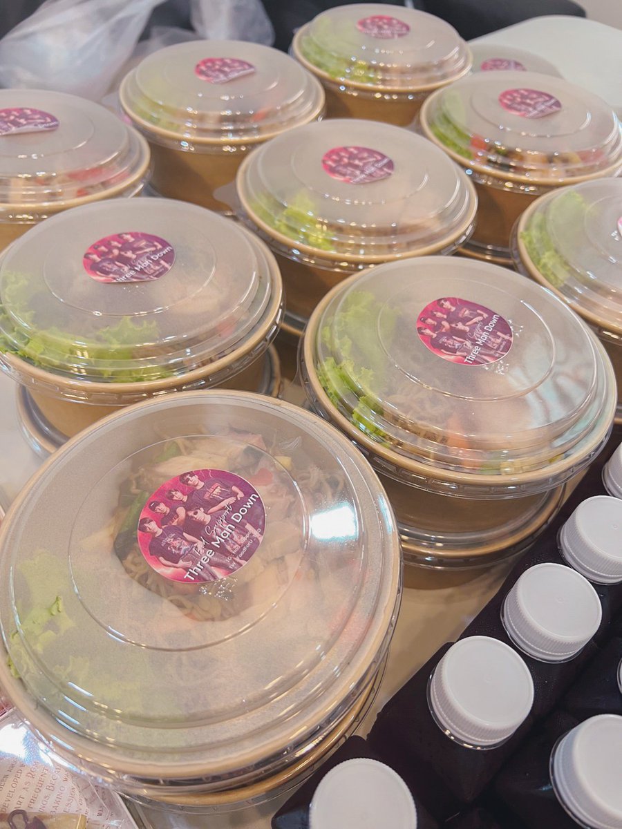 FoodForU_TMD's tweet photo. 14.08.2022 🙏🙏
Food Support For Three Man Down at MARATHON CONCERT
.
.
#tmd_support
#FoodForU_TMD
#ปิ่นโตชาวเมือง
#ThreeManDown
#kittyumbs
#seungwisarut
#toonthreemandown
#thaywpcc
#ohmtmd https://t.co/HWENtK8iNf
