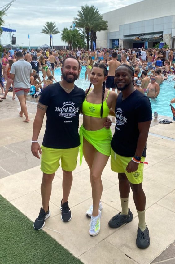 jrussell2407's tweet photo. @SHRTampa pool party!! @SHRTAmbassadors  🤘🏻 https://t.co/VVuq8m0LsG