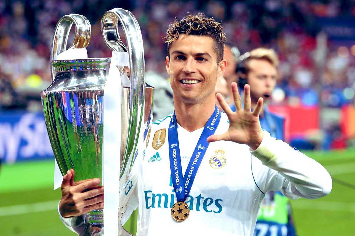 OliseHQ7's tweet photo. The greatest player of all time https://t.co/ijHDcmqi3c