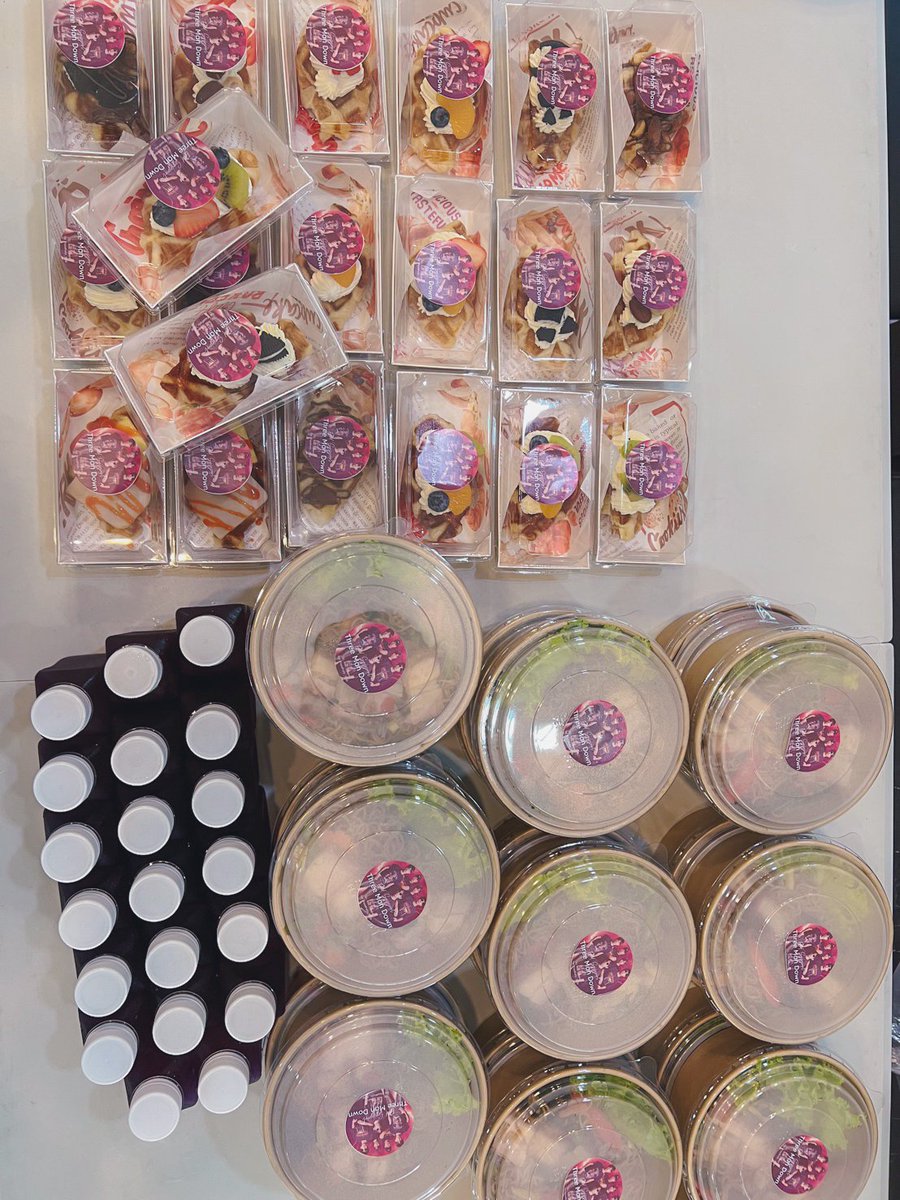 FoodForU_TMD's tweet photo. 14.08.2022 🙏🙏
Food Support For Three Man Down at MARATHON CONCERT
.
.
#tmd_support
#FoodForU_TMD
#ปิ่นโตชาวเมือง
#ThreeManDown
#kittyumbs
#seungwisarut
#toonthreemandown
#thaywpcc
#ohmtmd https://t.co/O3ZmFEn226