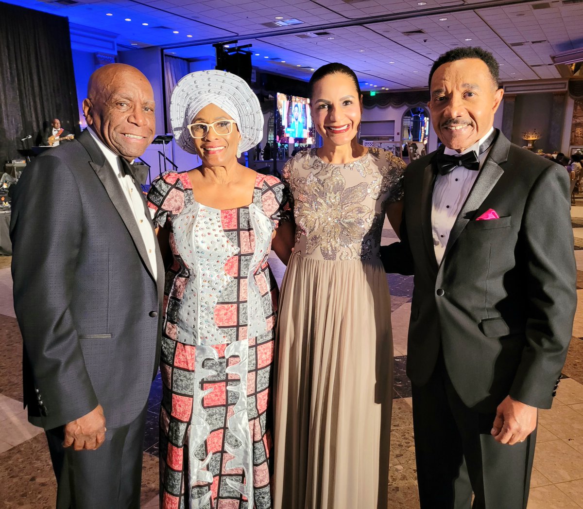 Mfume4Congress's tweet photo. Congratulations to Rev. Dr. Frances Toni Draper & the entire Murphy family on the 130th Anniversary of The AFRO American Newspaper. Thank you for telling the truth and sharing our stories for 130 years! #AFRO130 #TheAFRO #afronews #Baltimore #DC https://t.co/Iit3t9uqbP
