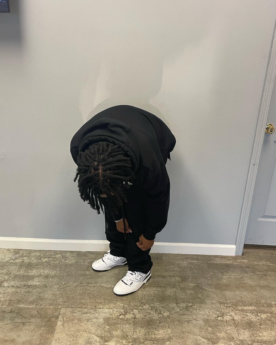 arejayy2x's tweet photo. Some pics from yesterday’s Grand Opening of Endless Solez at 320 Broadway Ave Bedford, OH https://t.co/dtqOosMKiD