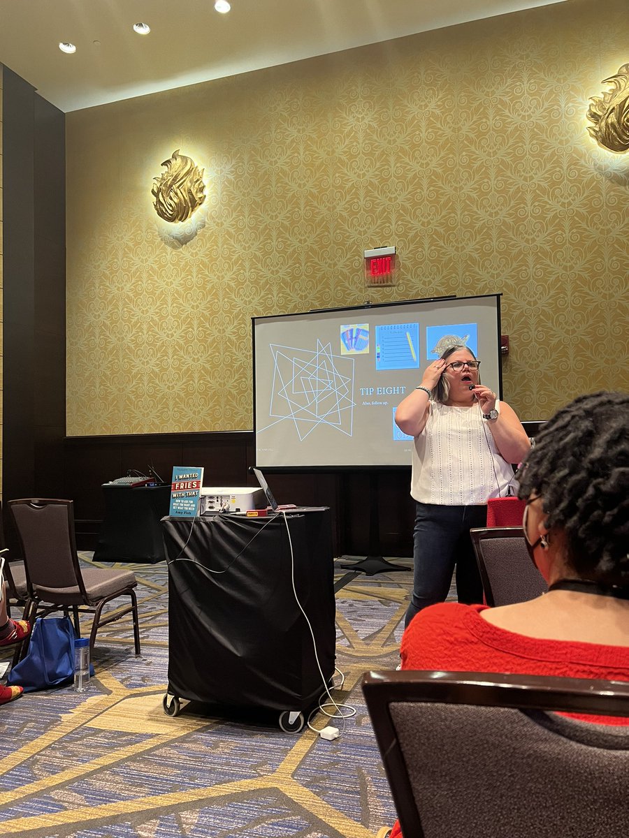 cherylwbrooks's tweet photo. What’s not love about Amy Fish?! She gave out chocolates! Great session too! #amyfish #HippoCamp22 #howtohustle https://t.co/qcCJXiYcCZ