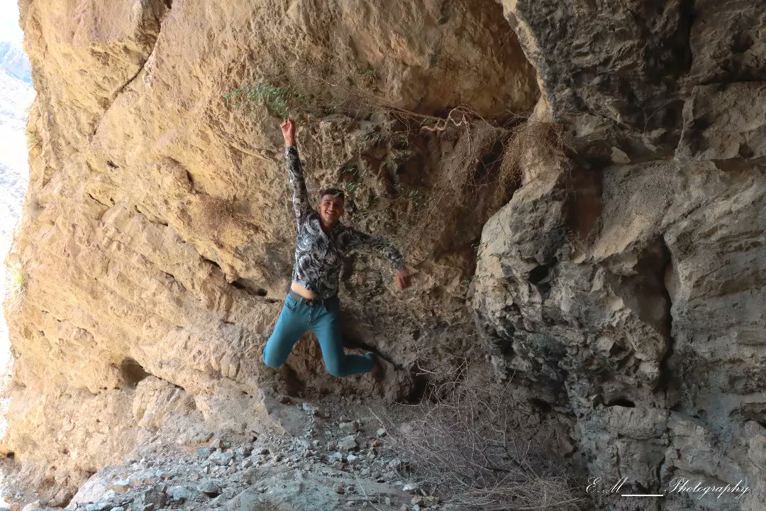 elcinismart's tweet photo. Some different poses of a handsome boy inside a big cave📸
Böyük mağaranın içərisində yaraşıqlı oğlanın bir neçə müxtəlif pozaları📸
#actionposes #pose #poses #differentposes #photographyposes #handsome #handsomeboy #handsomeboys #bluejeans #strippedshirt #bigcave #cave https://t.co/nzdtVgiufn