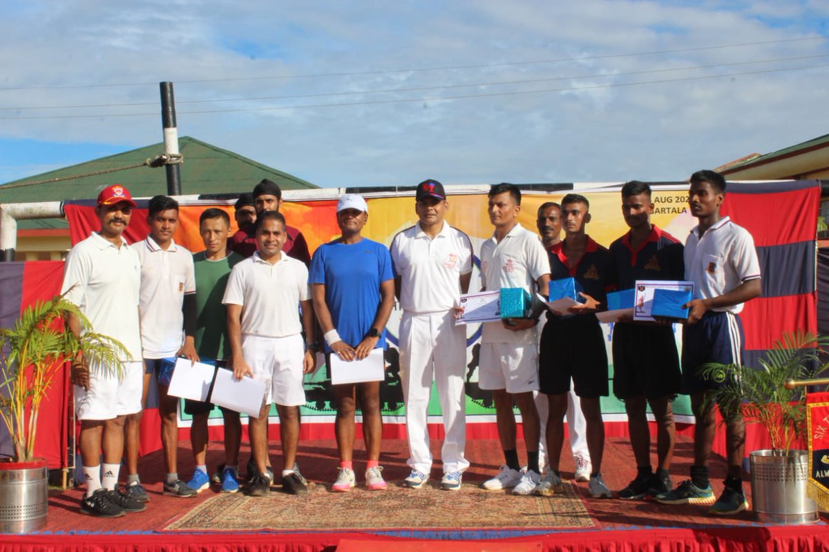 Spearcorps's tweet photo. Commemorating #75thIndependenceDay & #AzadiKaAmritMahotsav, #RedShieldGunners #Agartala organised Freedom Run to spread awareness about #HarGharTiranga. Military personnel, families, children & #NCC cadets participated.
@adgpi
@easterncomd
@HQ_DG_NCC_ https://t.co/dyCKiRvRFJ