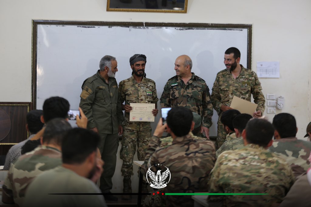 legion3td's tweet photo. #الجيش_الوطني_السوري
#الفيلق_الثالث

تخريج دورة إعداد ضبّاط عمليات الفرق والألوية في الفيلق الثالث التابع للجيش الوطني السوري.

https://t.co/DQqxVnXmmh https://t.co/mQAeci7V5Q
