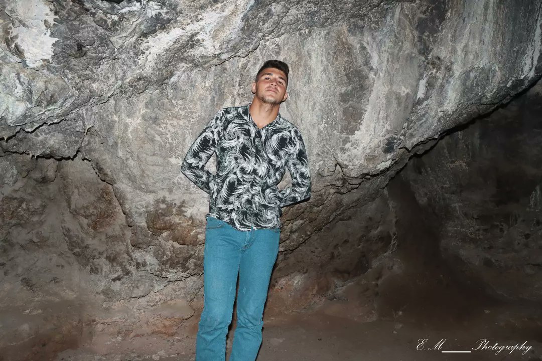 elcinismart's tweet photo. Some different poses of a handsome boy inside a big cave📸
Böyük mağaranın içərisində yaraşıqlı oğlanın bir neçə müxtəlif pozaları📸
#actionposes #pose #poses #differentposes #photographyposes #handsome #handsomeboy #handsomeboys #bluejeans #strippedshirt #bigcave #cave https://t.co/nzdtVgiufn