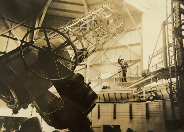 HarlowShapley's tweet photo. For many decades, the Oak Ridge Observatory featured the 61” Wyeth #telescope, the largest west of Texas, and one inch larger than the one @HarlowShapley used at @MtWilsonObs. Harvard University (@CenterForAstro) closed the #observatory in 2005, although it uses it periodically. https://t.co/4REDuinDXx