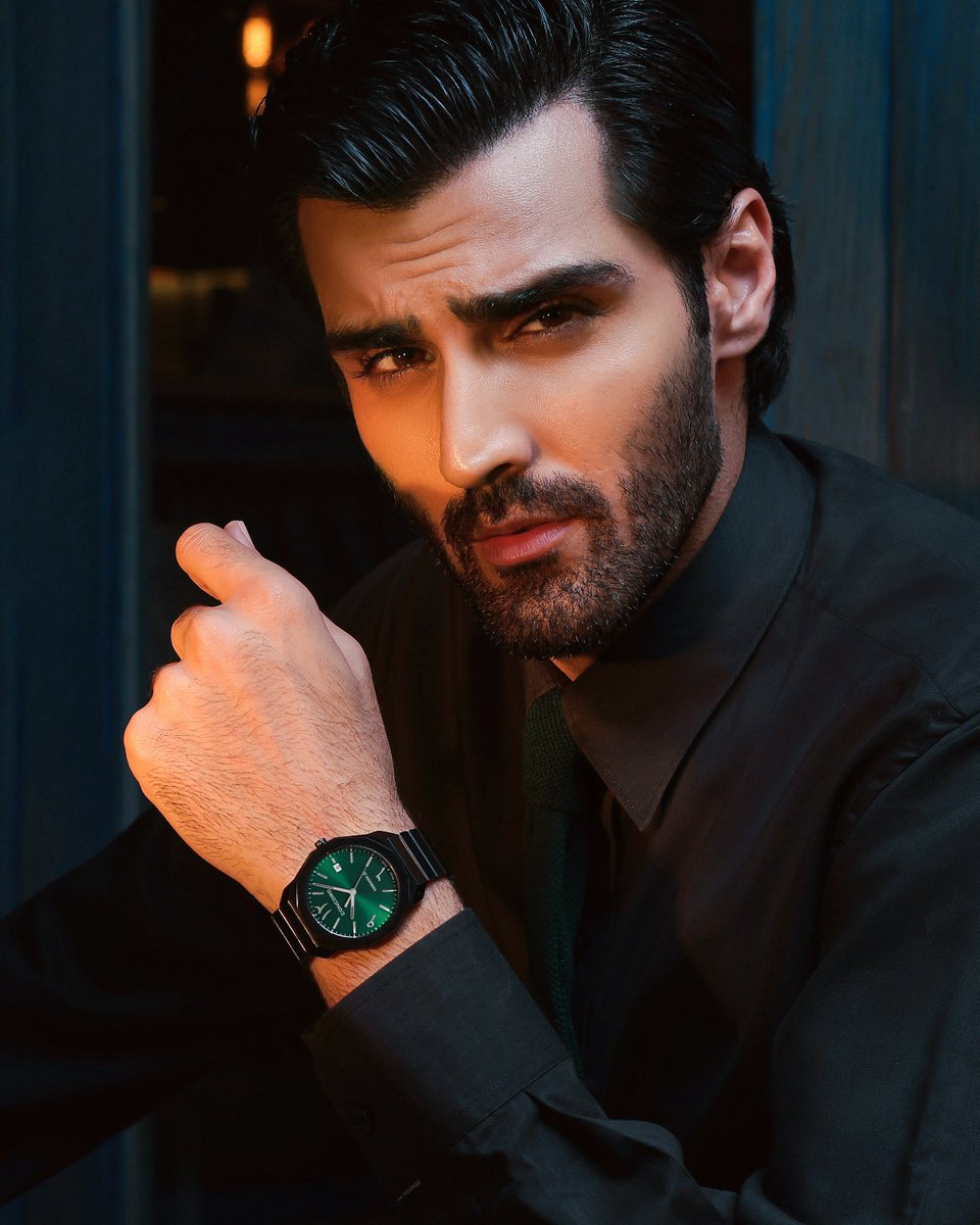 Collectibles_Pk's tweet photo. Wearing Collectibles Edition Mariner SL, green dial on Independence Day is a great way to show your patriotism. A perfect 40mm matte black case brings out the vibrance.

#ConcordWatches #ConcordxCollectibles #MarinerSL #CollectiblesEdition #SonrajOfficial #CollectiblesPakistan https://t.co/PjdOQY8X6u