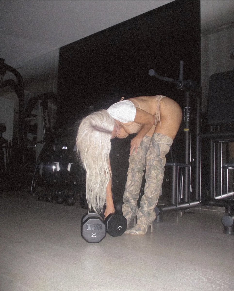 Kim Kardashian tweet media