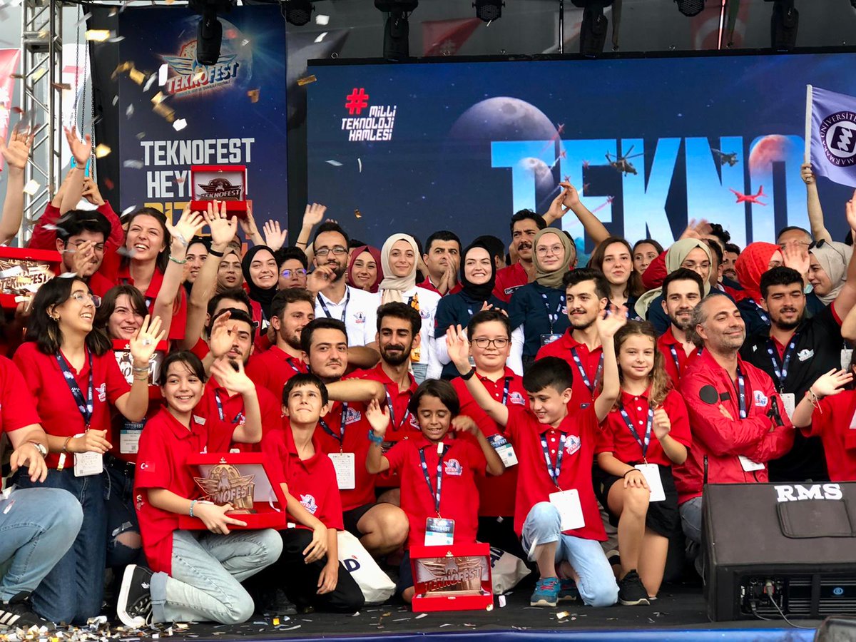 Danışman öğretmenimiz Vildan Kurt rehberliğindeki, öğrencilerimiz Fatma Naz Karabacakoğlu ve Mehmet Akif Alkış’tan oluşan FMV isimli takımımız en iyi sunum ödülünü kazandı. Emek veren öğretmen ve öğrencilerimiz tebrik ederiz @BilsemMeb <a href="/izmir_ilmem/">İzmir İl Milli Eğitim Müdürlüğü</a> <a href="/MucahitYentur/">Murat Mücahit Yentür</a> <a href="/Odemis35_Ilce/">Ödemiş İlçe MEM</a>