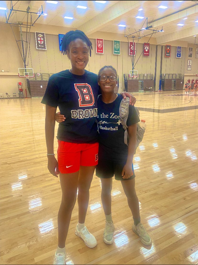 Thank you to Coach Monique LeBlanc, Coach Ugo Nwaigwe, & @BrownU_WBB for an great day at their Elite Camp on Friday and a amazing tour of their campus afterwards!