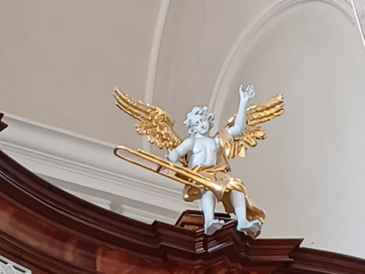 musicatbrookes's tweet photo. Angel musicians can be found in many churches - often with surprisingly realistic instruments. Our music history lecturer @Barbara.Eichner collects them during her travels.
#angelmusic #angels #baroquemusic #baroqueart #churchmusic #historicallyinformedperformance https://t.co/bskMLhlCPw