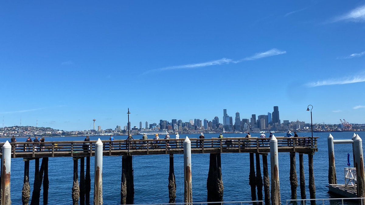 RachelRoo7's tweet photo. Come soak up the sun and views at Alki Beach pride! I’m here with Seattle Subway #seattlesubway https://t.co/TAL9kYrjI1