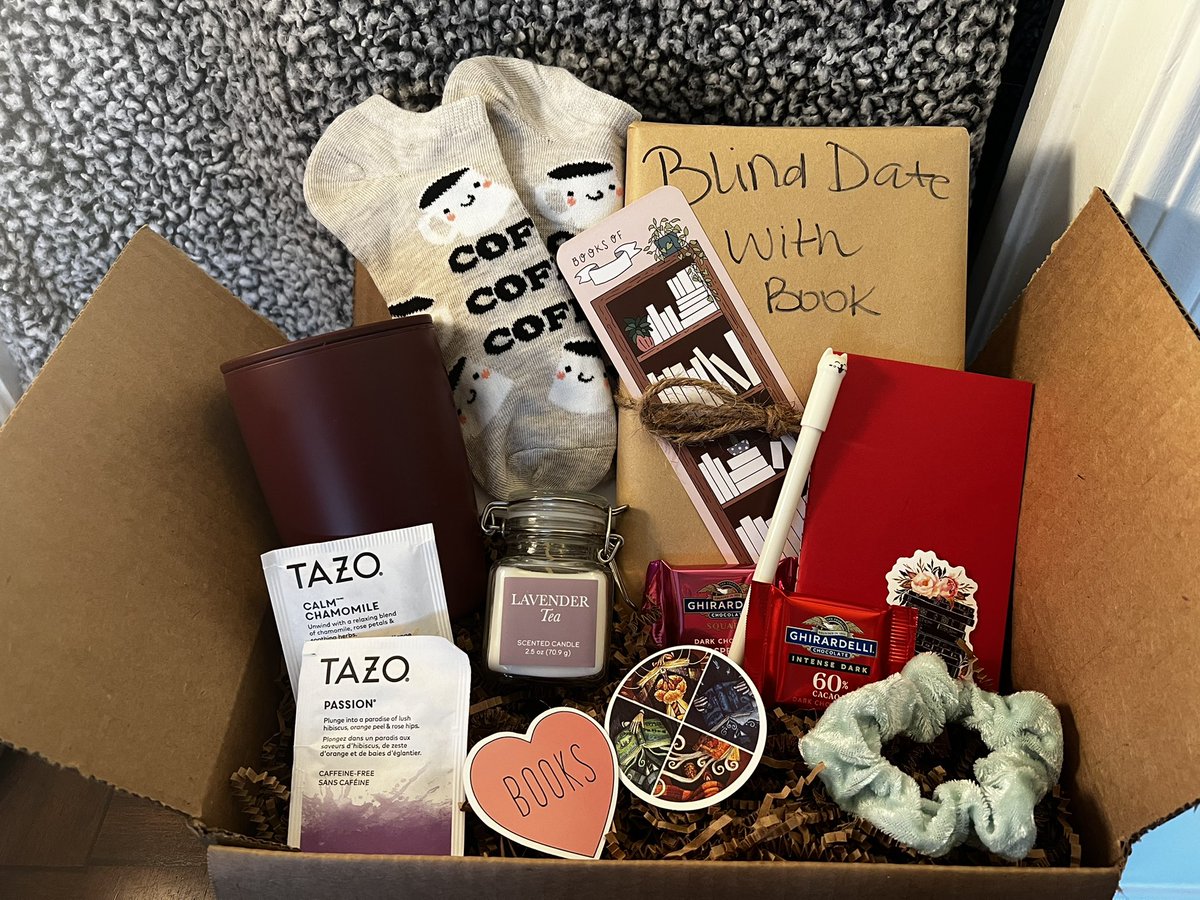 EmmyMadison14's tweet photo. Hi it’s me again posting about my tiny business. I am just really proud of it :,) Links in my bio if anyone is interested in shopping my little bookshop ♥️ https://t.co/BJ1Lc5mODE